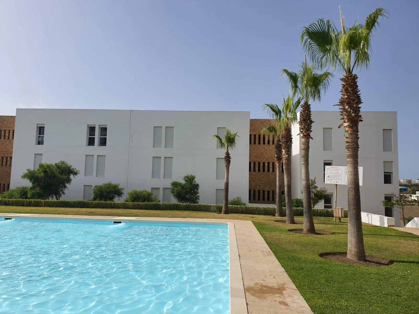 Joli appart résidentiel meublé avec terrasse - طنجة (4)