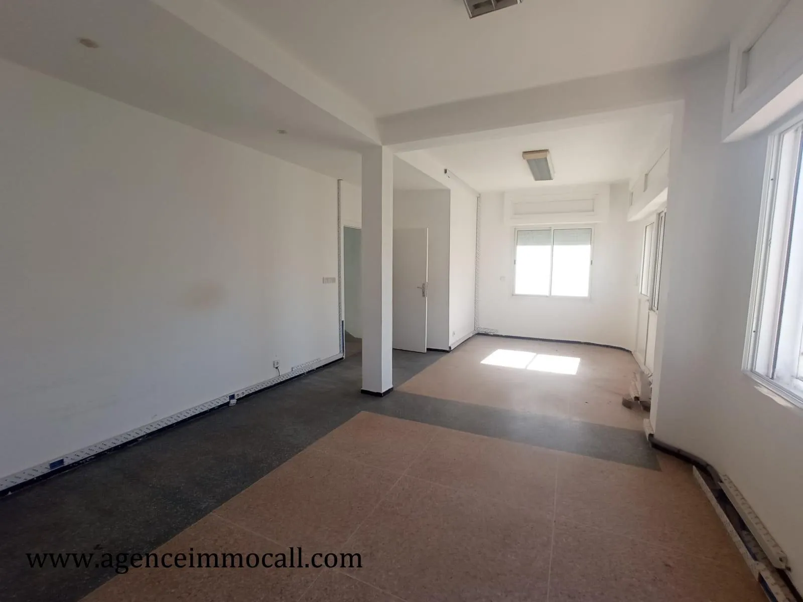 Villa usage bureau en location à Agdal - فاس (3)