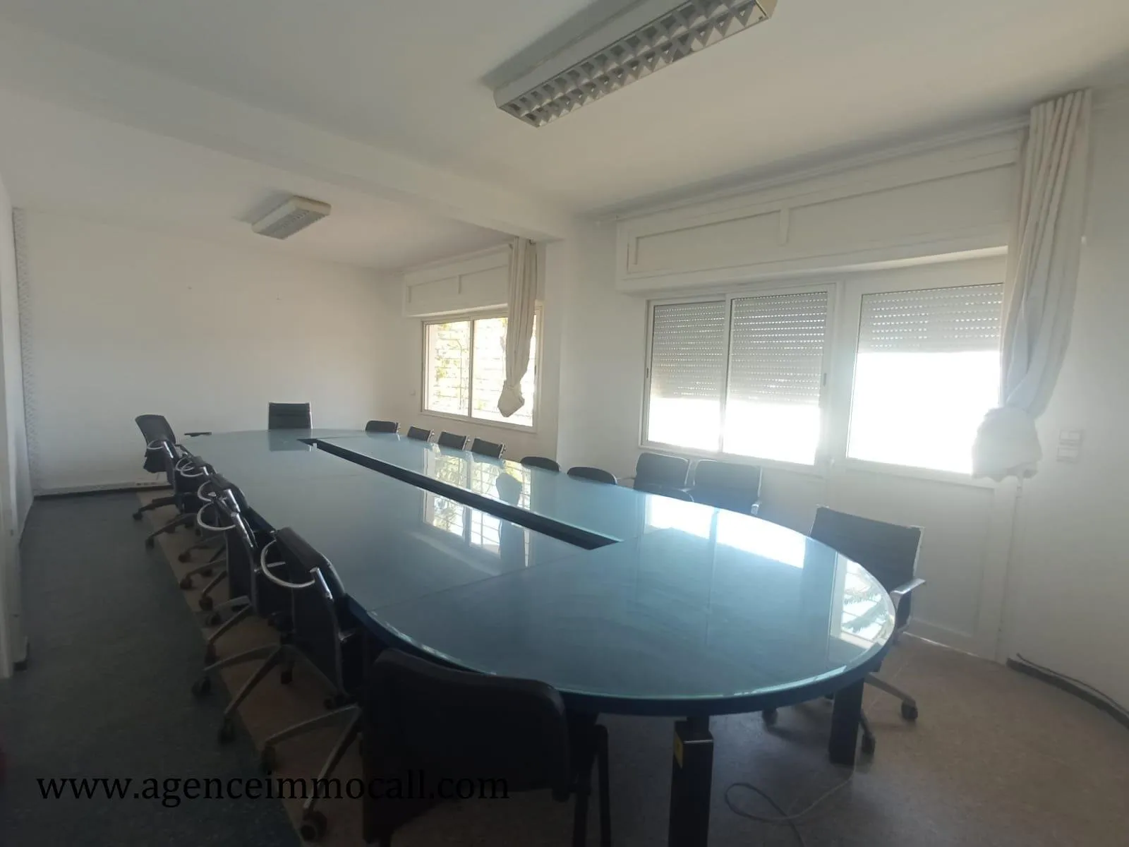 Villa usage bureau en location à Agdal - فاس