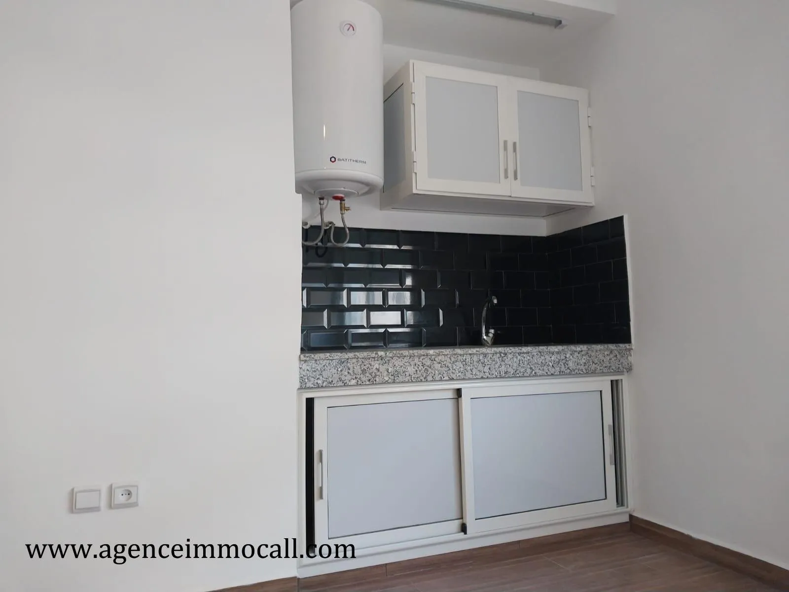 Studio entièrement rénové en location à Agdal - فاس (3)