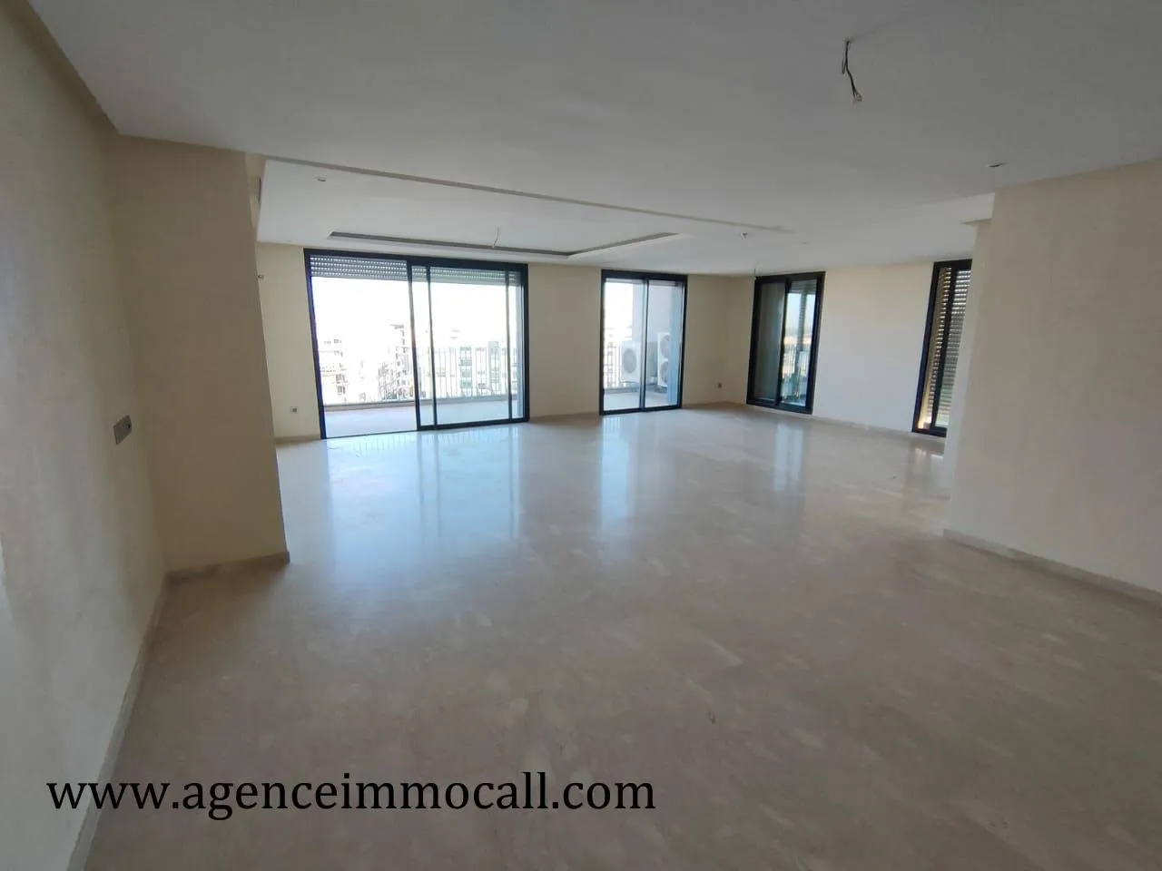 Appartement  sans vis à vis en location à Hay Riad - الرباط