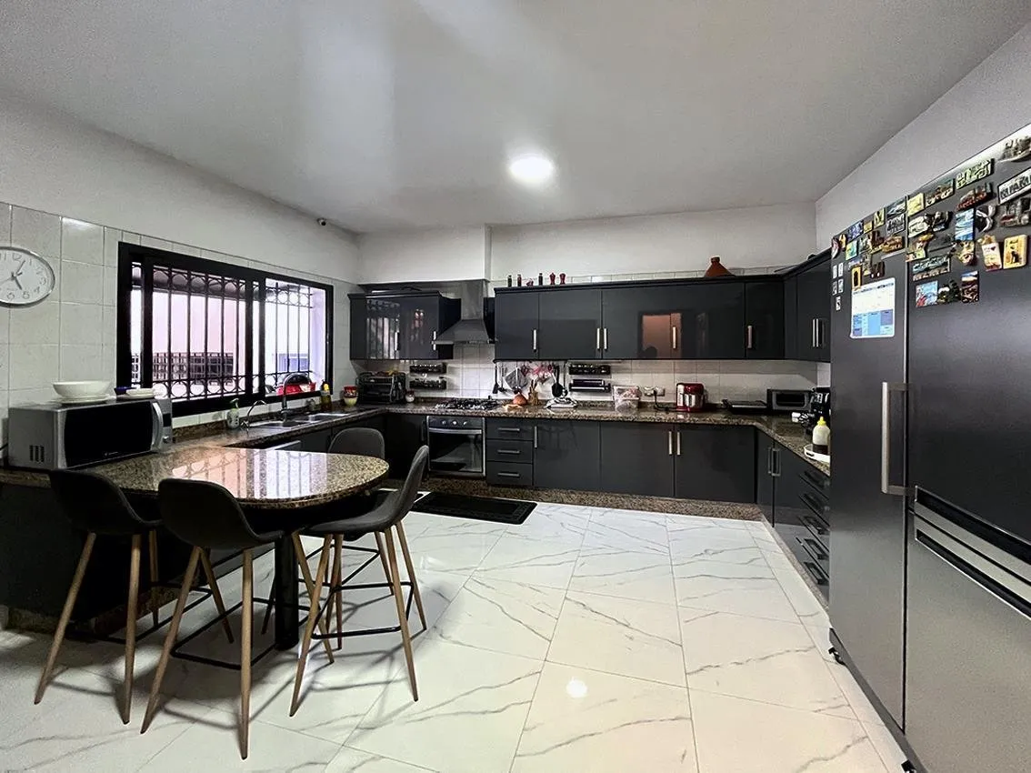 Villa luxueuse 6 chambres, jardin et piscine. - الدار البيضاء (3)