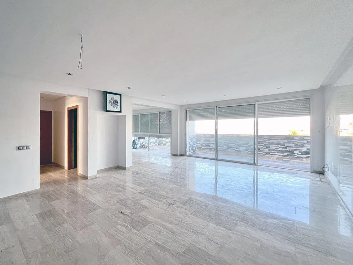 Appartement, avec une grande terrasse. - الدار البيضاء