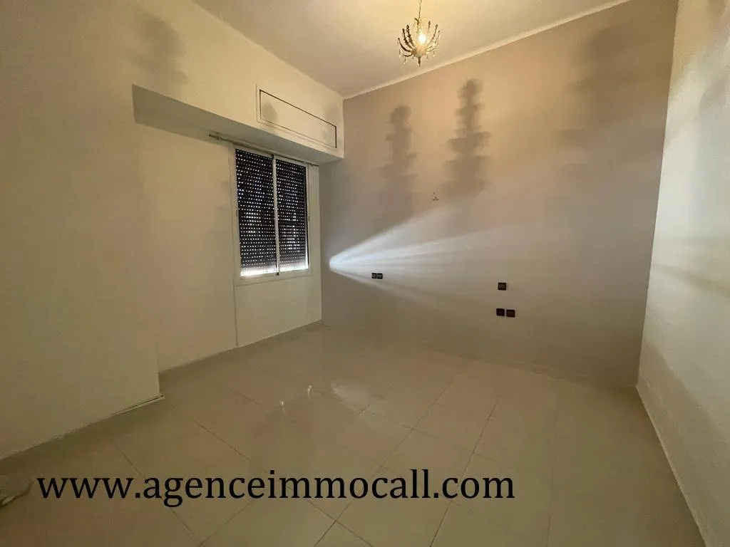 Villa de luxe à louer située à Hay riad - الرباط (3)