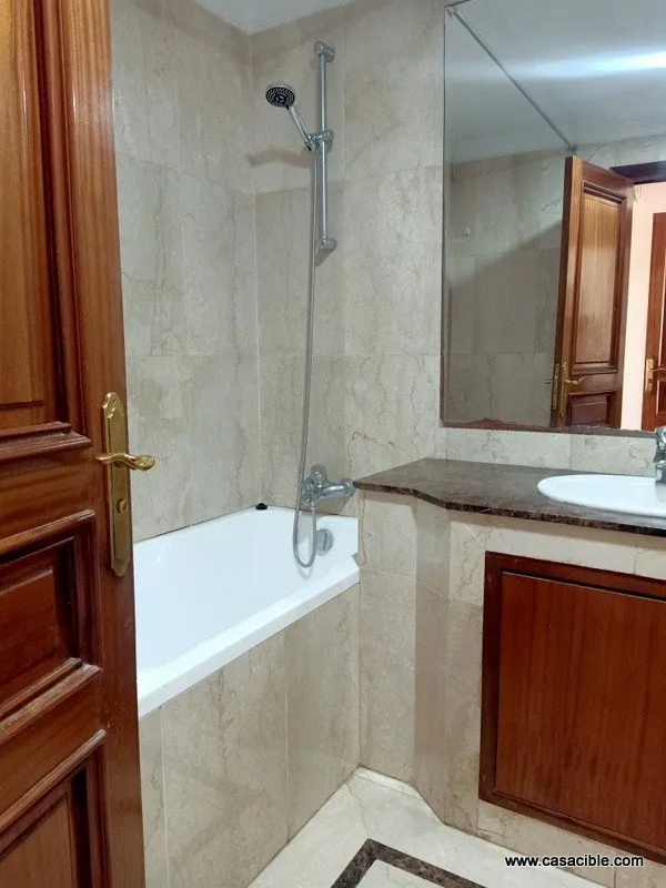 Palmier: Appartement meublé 204 m² 3 chambres terrasse. - الدار البيضاء (4)