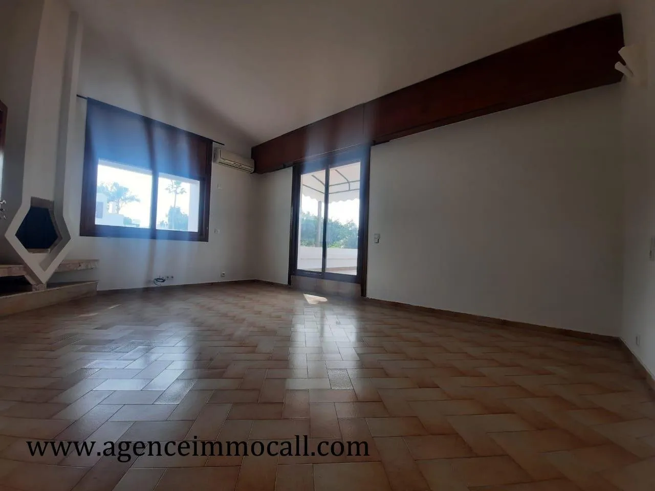 Villa de luxe à louer située à SOUISSI - Rabat - الرباط (3)