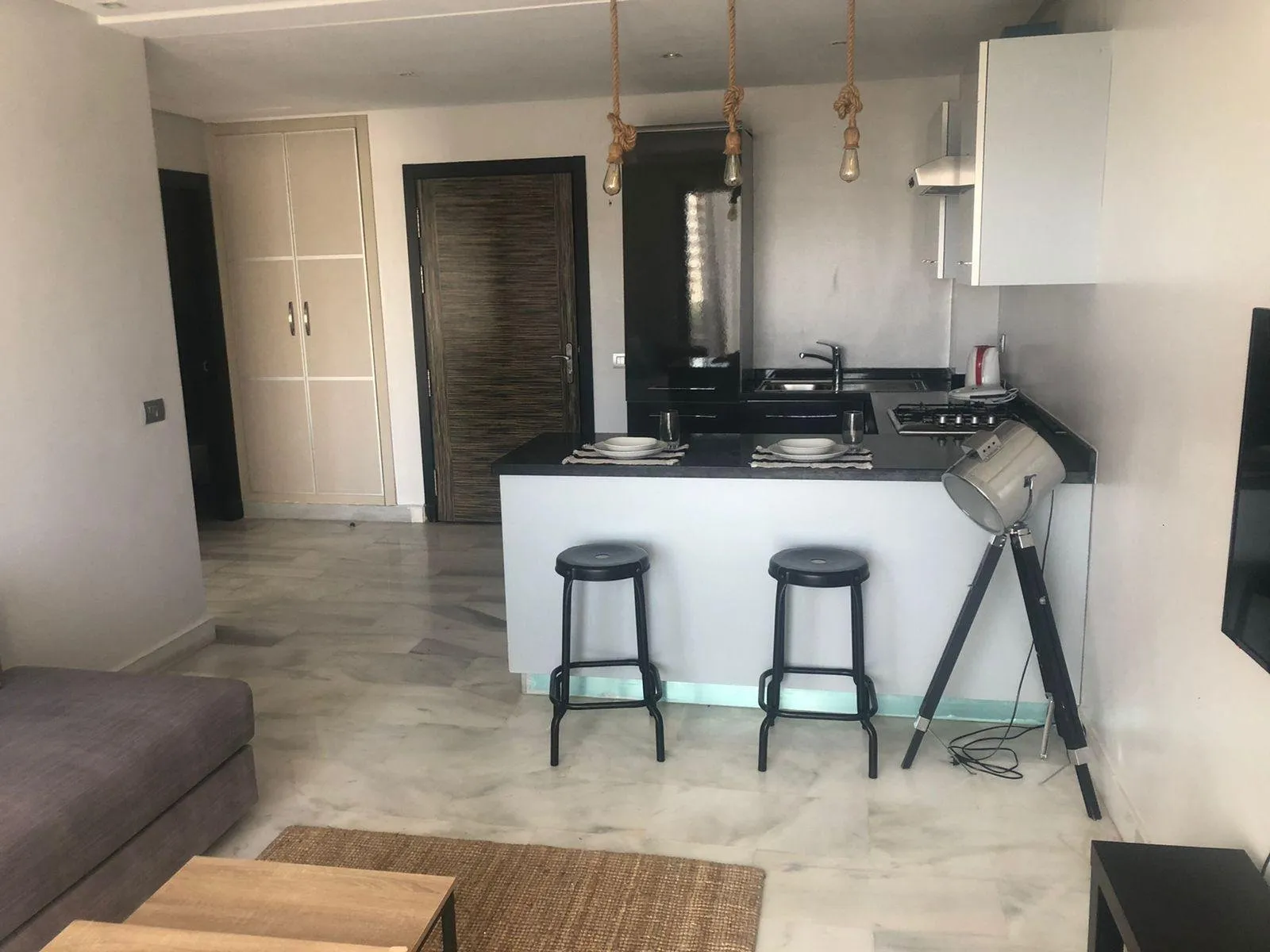 Beau Studio à louer, boulevard la corniche - الدار البيضاء