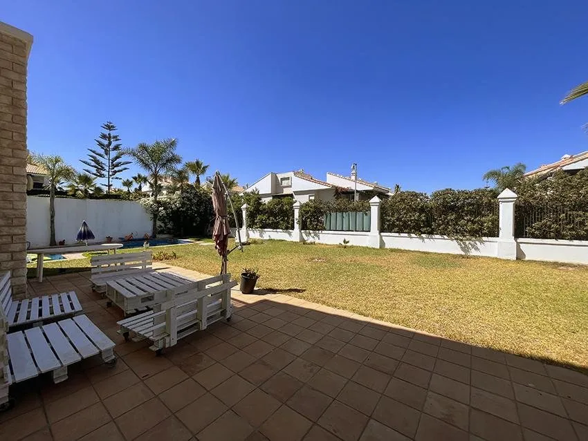 Villa, et piscine en résidence sécurisée. - الدار البيضاء (4)