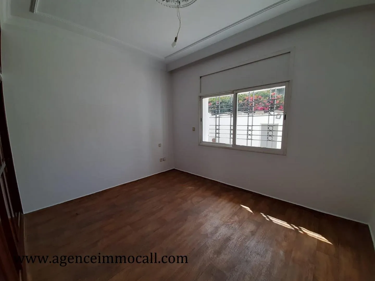 Villa avec Spacieux jardin à louer à Hay Riad - الرباط (3)
