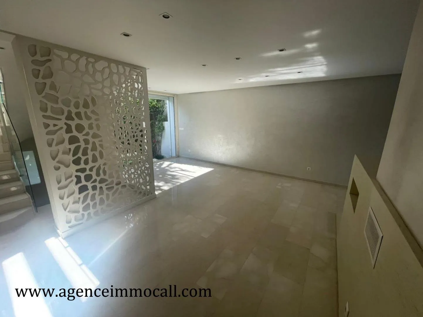 Villa en location à Hay Riad-Rabat - الرباط (2)