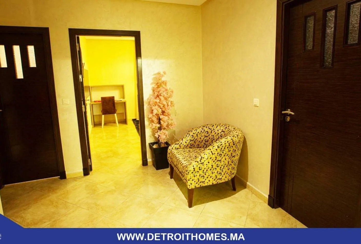 Un grand appartement meublé à louer - طنجة
