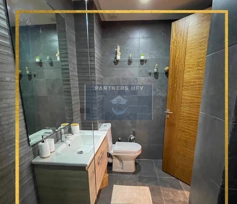 Appartement  moderne  á louer dans une résidence fermée avec piscine - الدار البيضاء