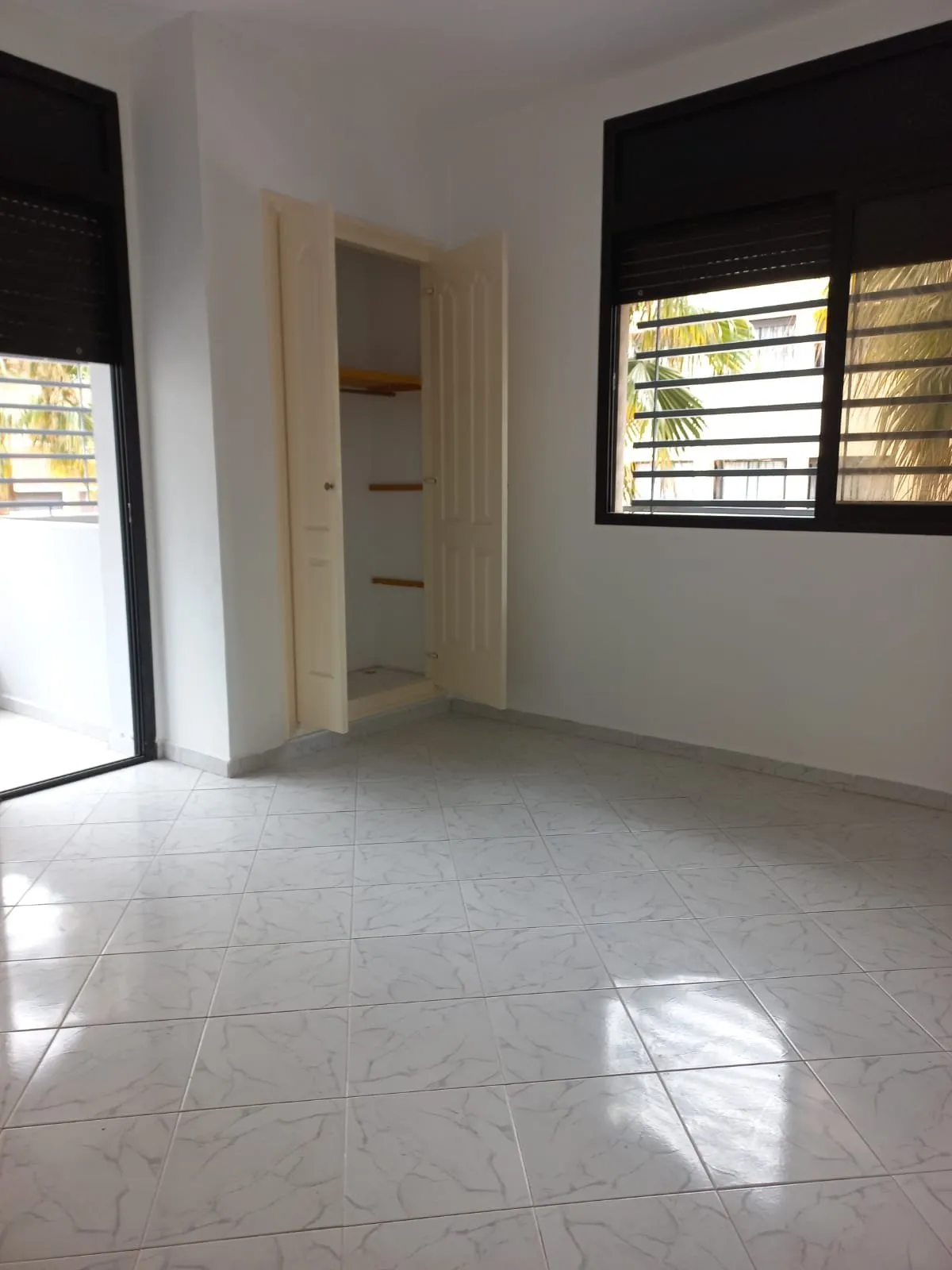 Grand appartement à Hay Riad - الرباط (4)