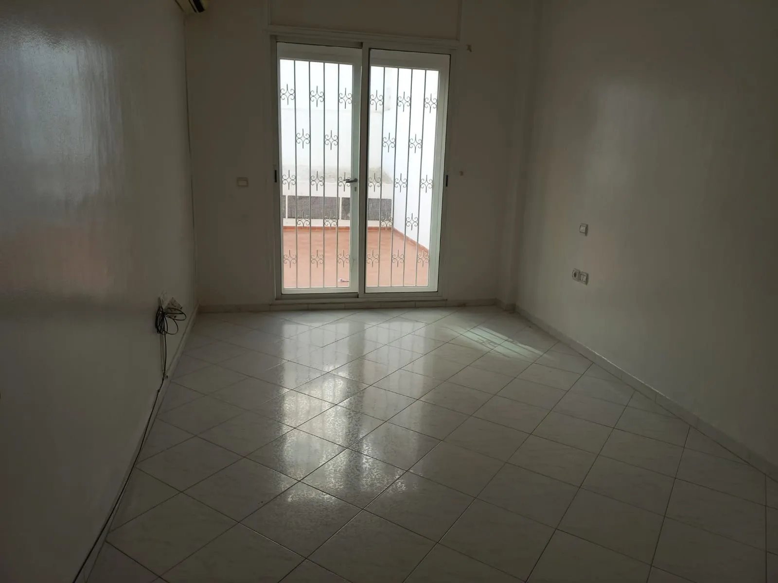 appartement bien situé à l'agdal avec terrasse - فاس (2)