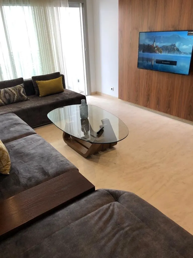 Superbe Appartement  meublé avec terrasse  CFC - الدار البيضاء (3)