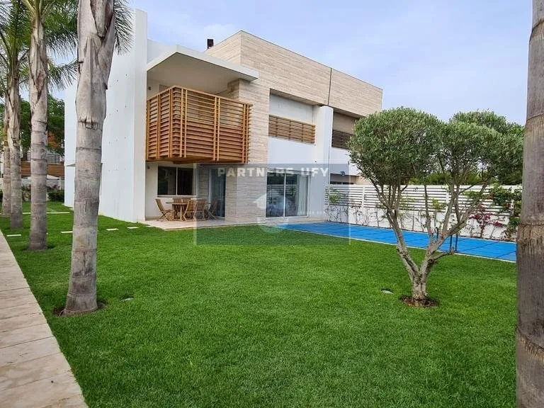 Villa de luxe á louer meublé BOUSKOURA GREEN TOWN - الدار البيضاء