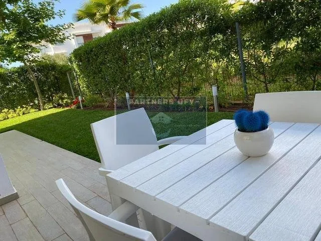 Appartement moderne en rez de jardin à louer sur Bouskoura Golf City. - بوسكورة