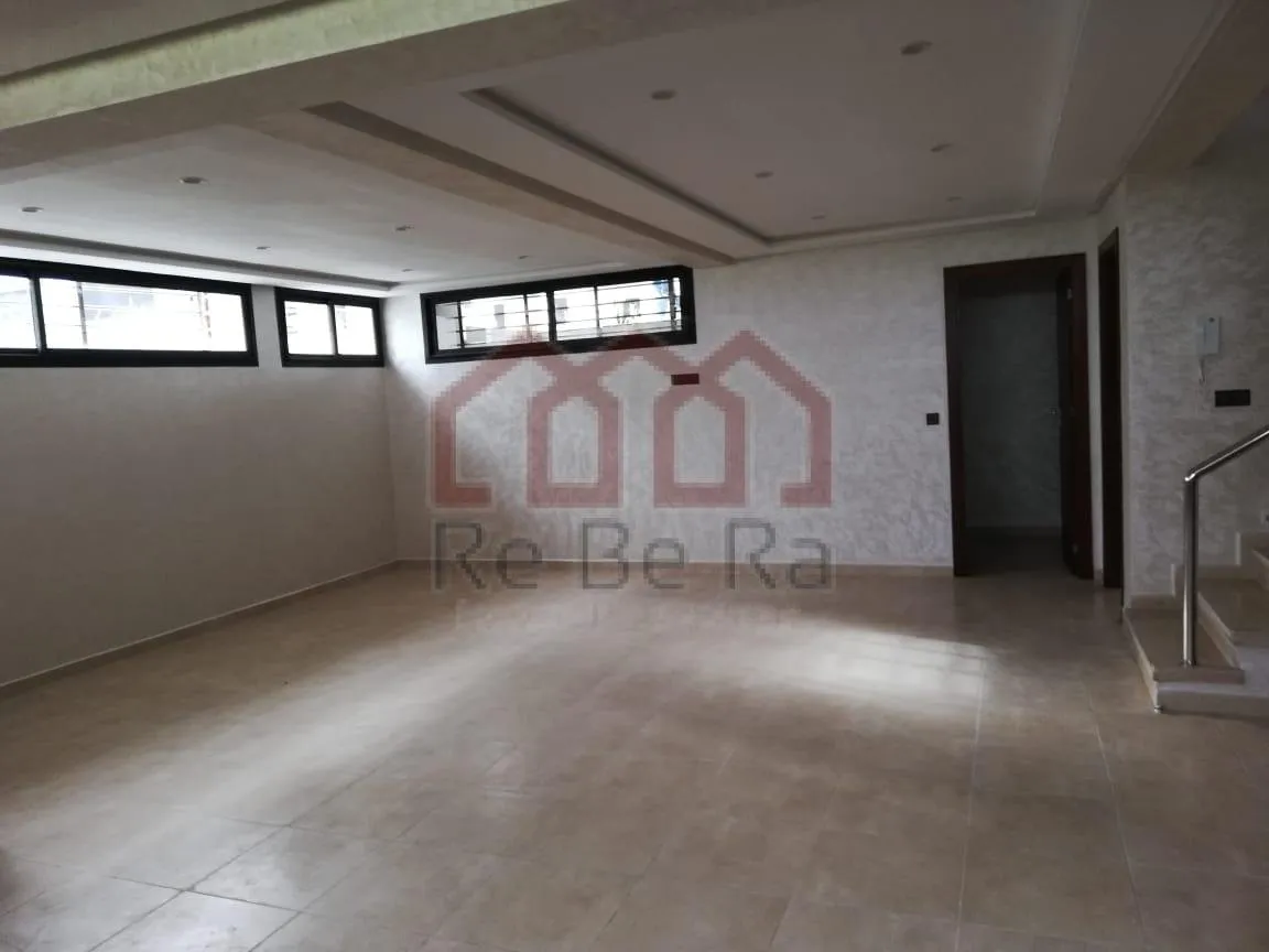 Bungalow avec 3 Façades et bien ensoleillé à Hahoura - تمارة