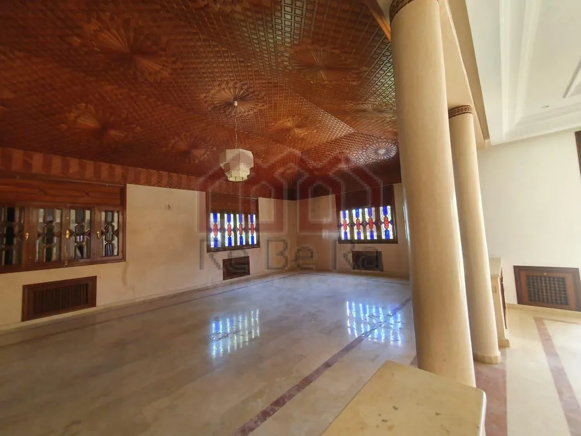 Belle Villa avec piscine et chauffage central a Souissi - الرباط (3)
