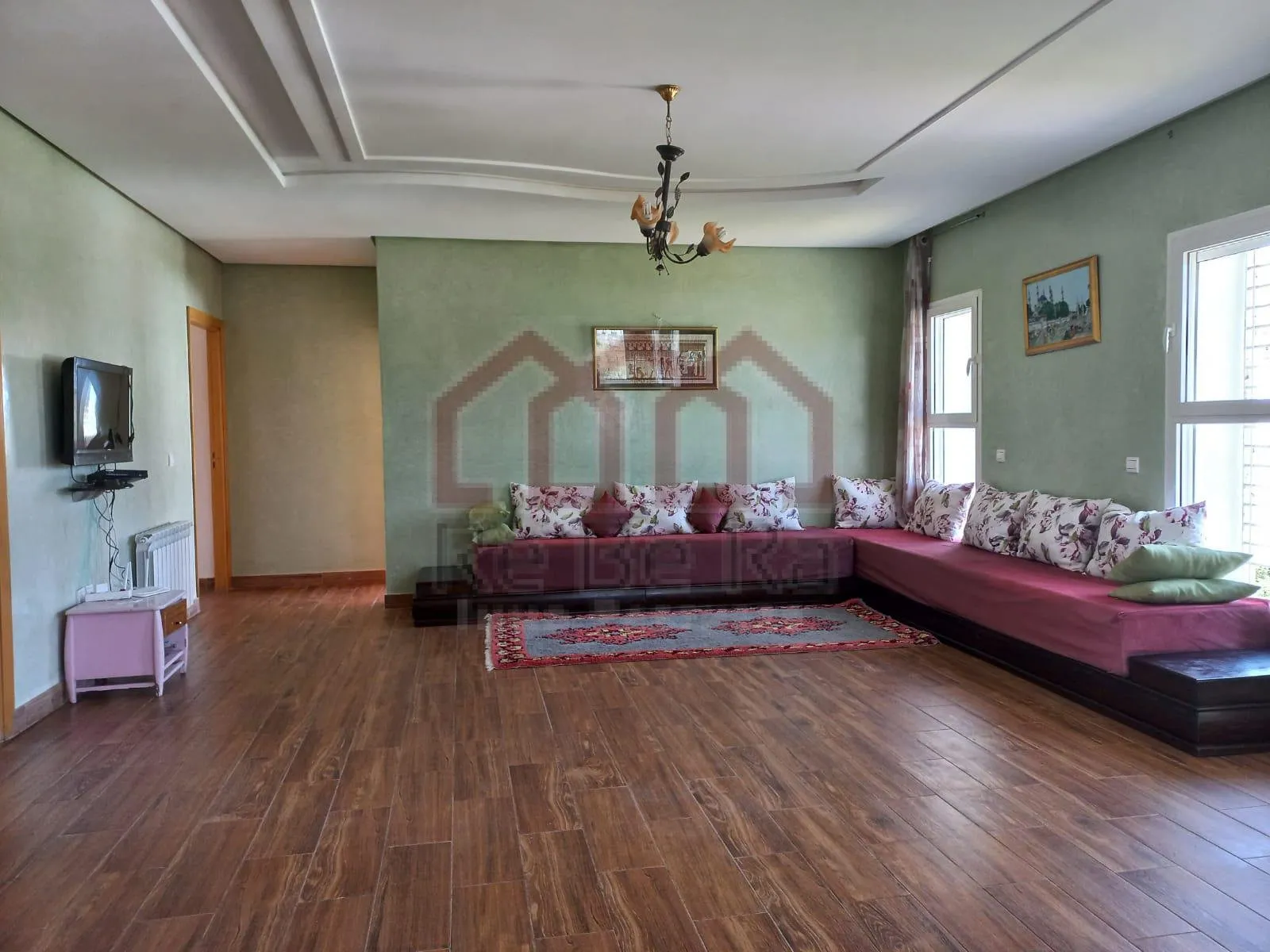 Très jolie Villa à louer avec piscine au quartier vieux marocain - تمارة (4)