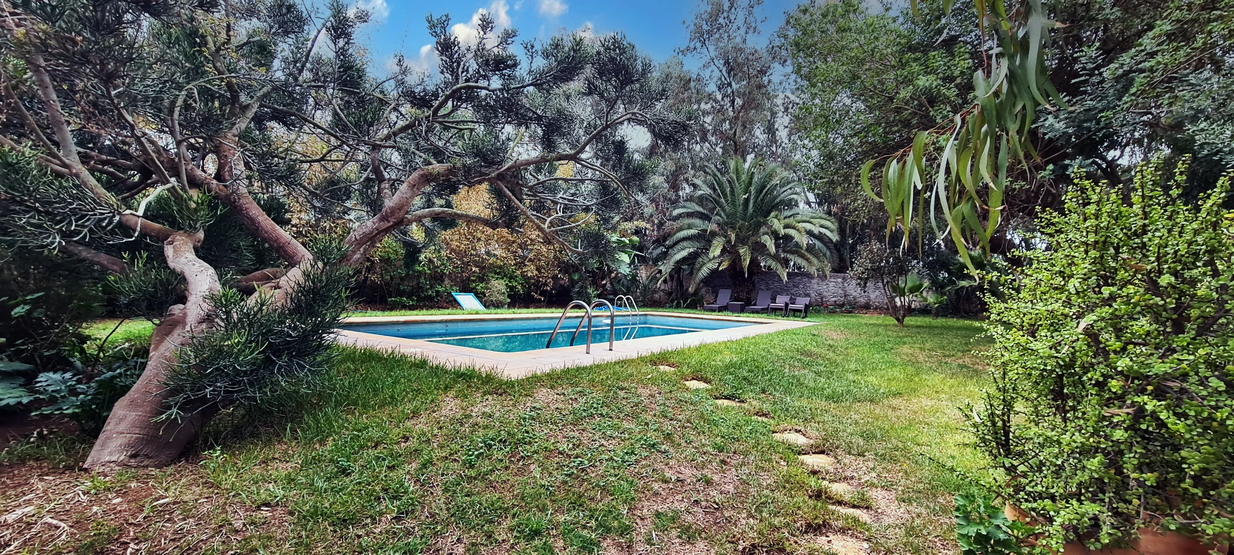 Villa plein pied de 300 m2 sur un terrain de1500m2 - الدار البيضاء (2)