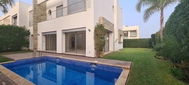 Villa de 4 chambres avec piscine. - الدار البيضاء