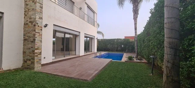 Villa de 4 chambres avec piscine. - الدار البيضاء (2)