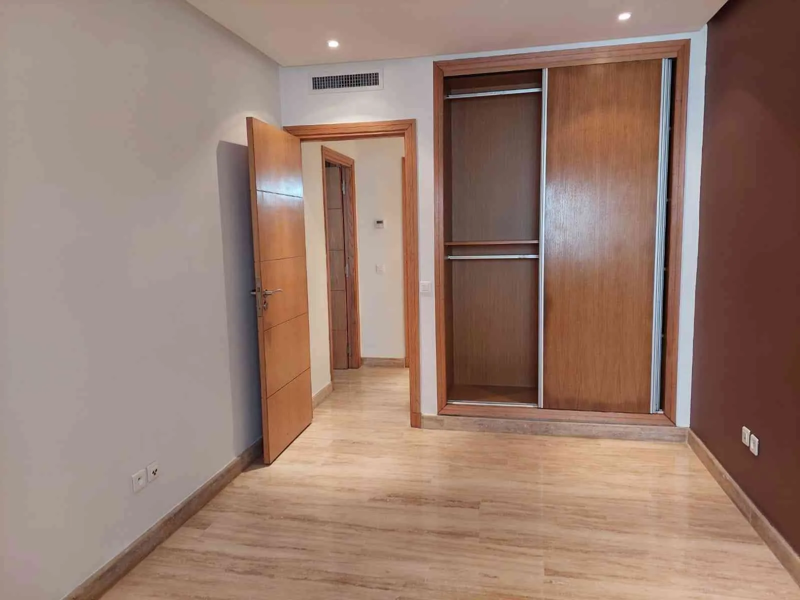 Magnifique appartement à louer avec balcon - الدار البيضاء (2)