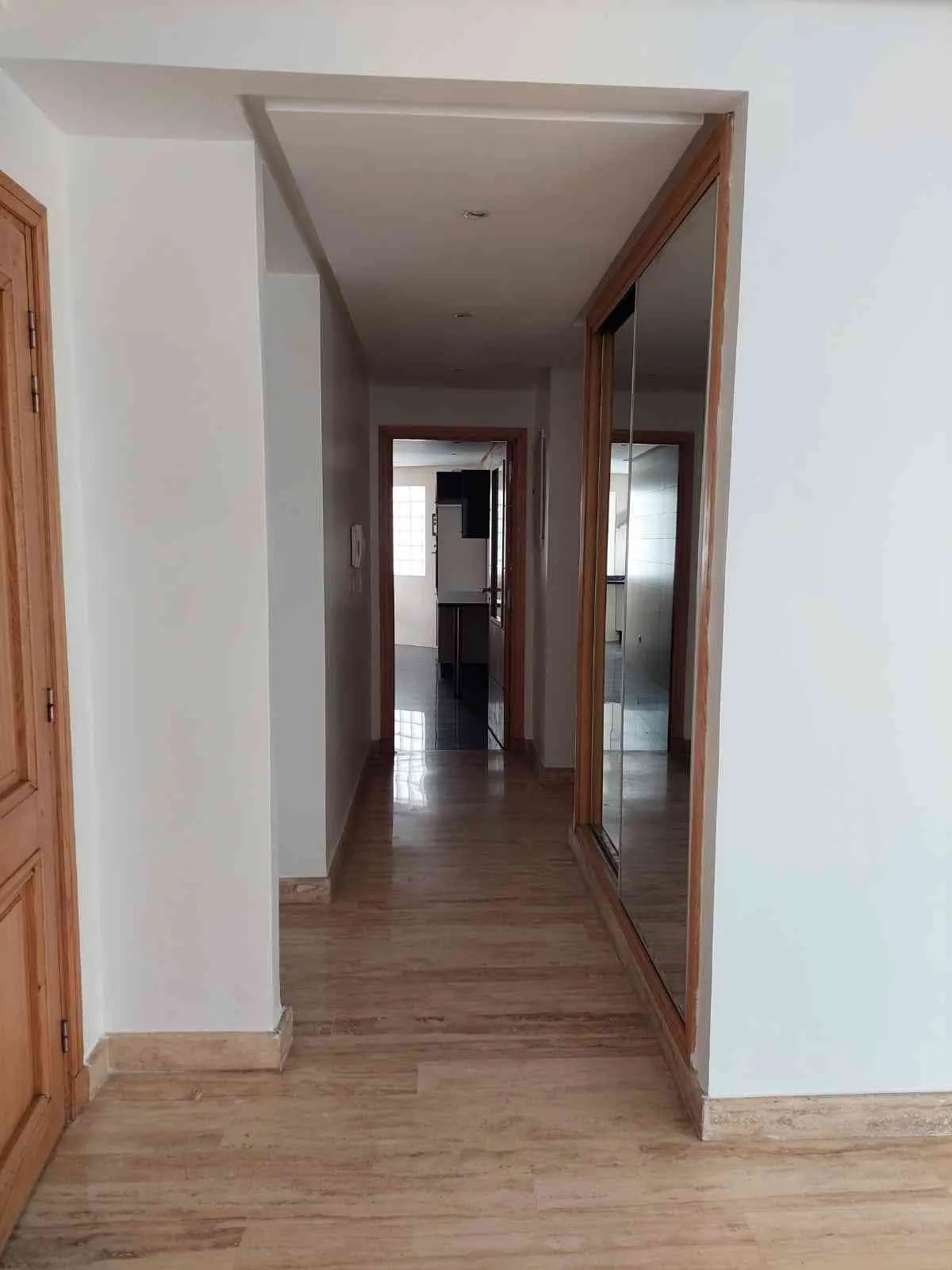 Magnifique appartement à louer avec balcon - الدار البيضاء (3)