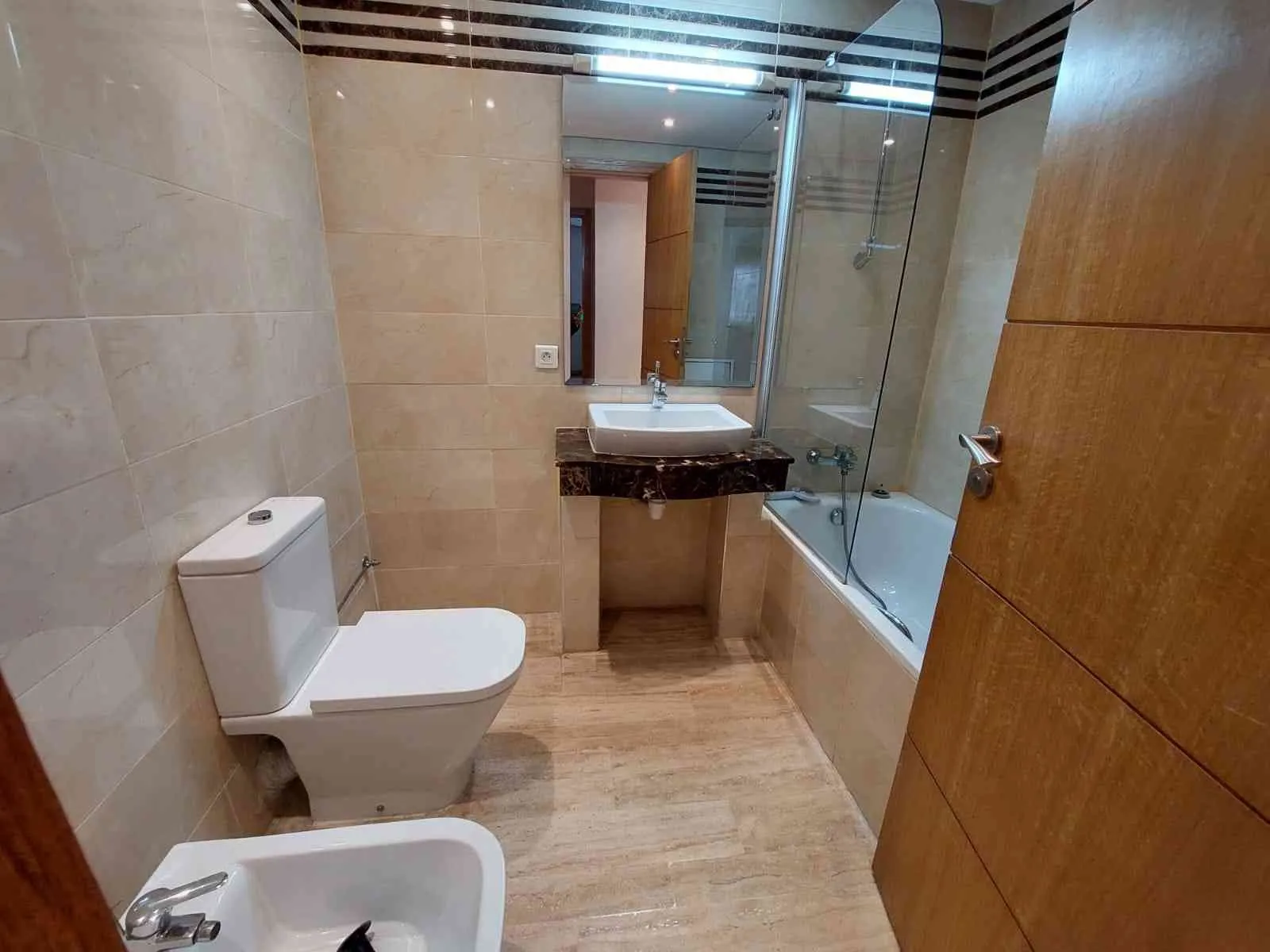 Magnifique appartement à louer avec balcon - الدار البيضاء (4)