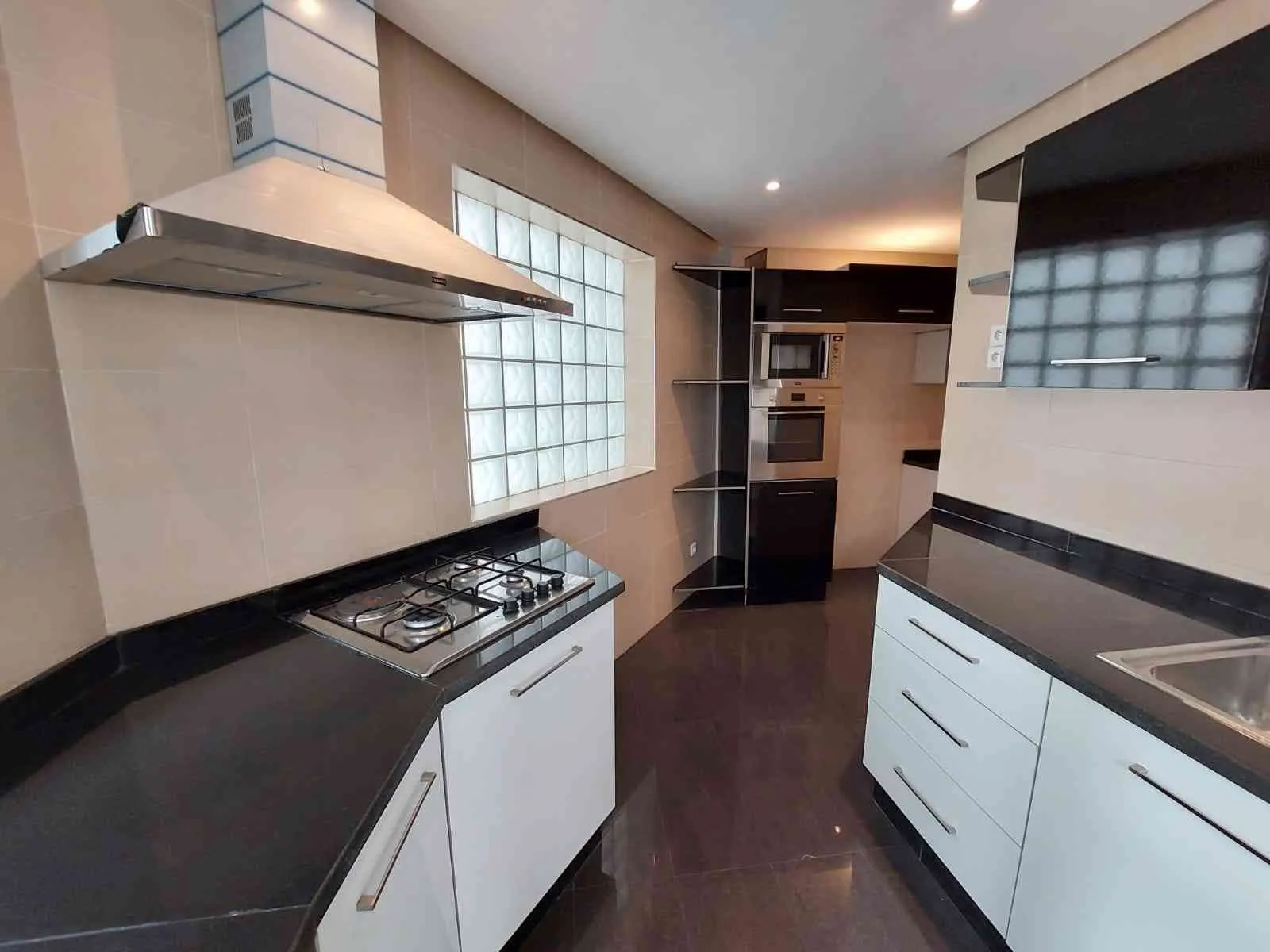 Bel appartement à louer meublé - الدار البيضاء (3)