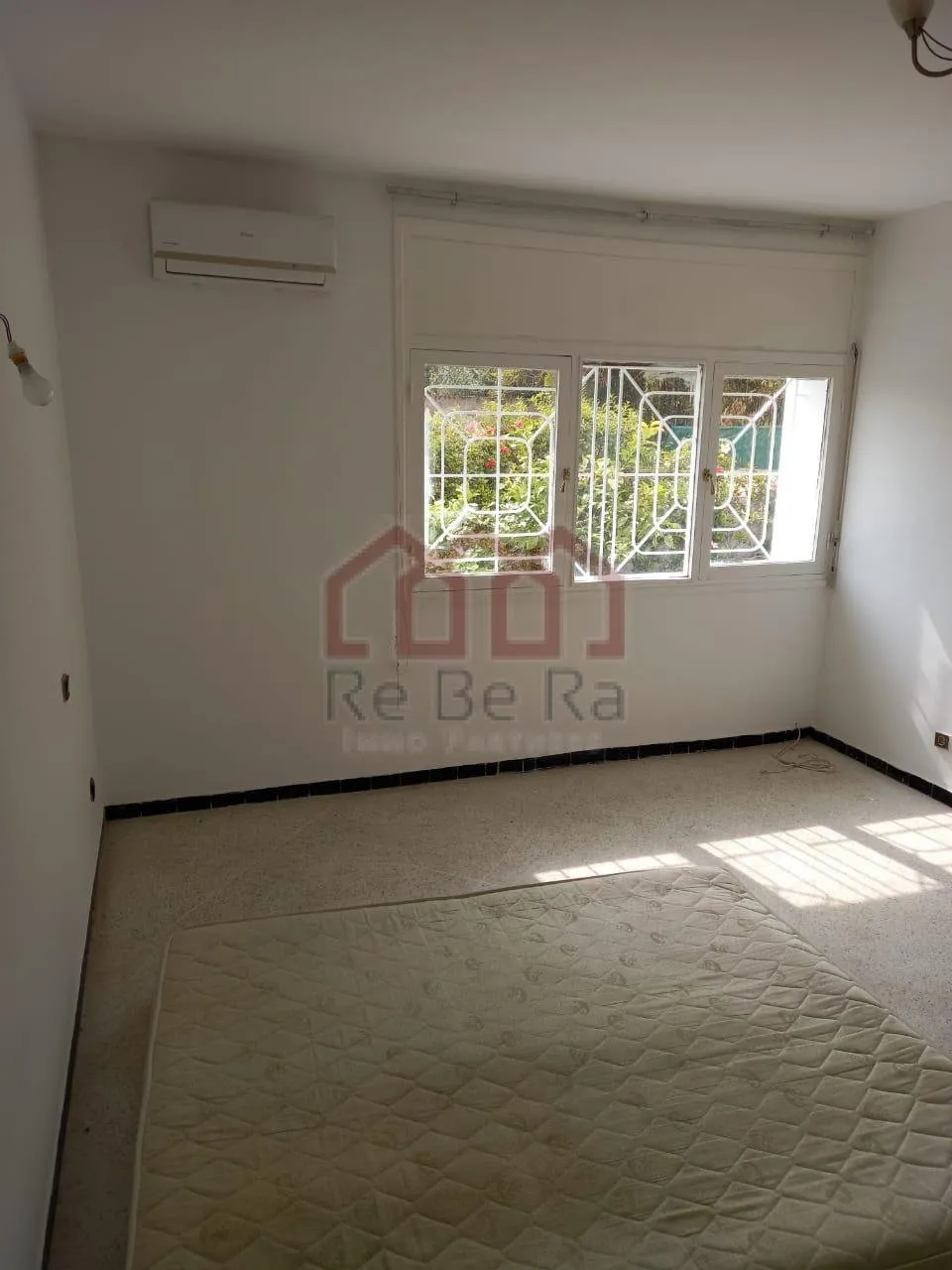 Étage de villa ensoleillé et bien situé à l'aviation - الرباط (2)