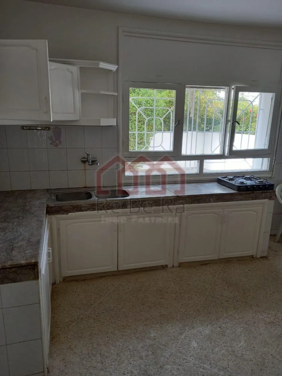 Étage de villa ensoleillé et bien situé à l'aviation - الرباط (4)