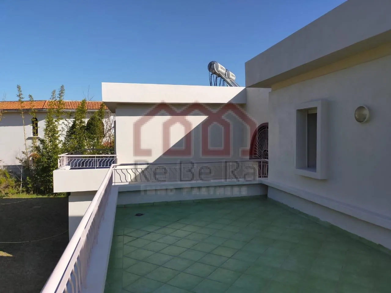 Coquette villa avec piscine à louer à Souissi - الرباط (3)