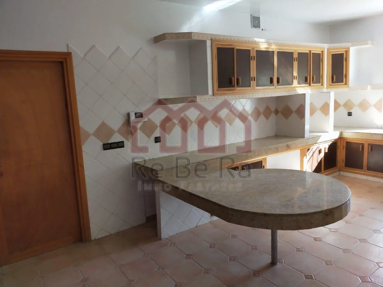 Coquette villa avec piscine à louer à Souissi - الرباط (4)