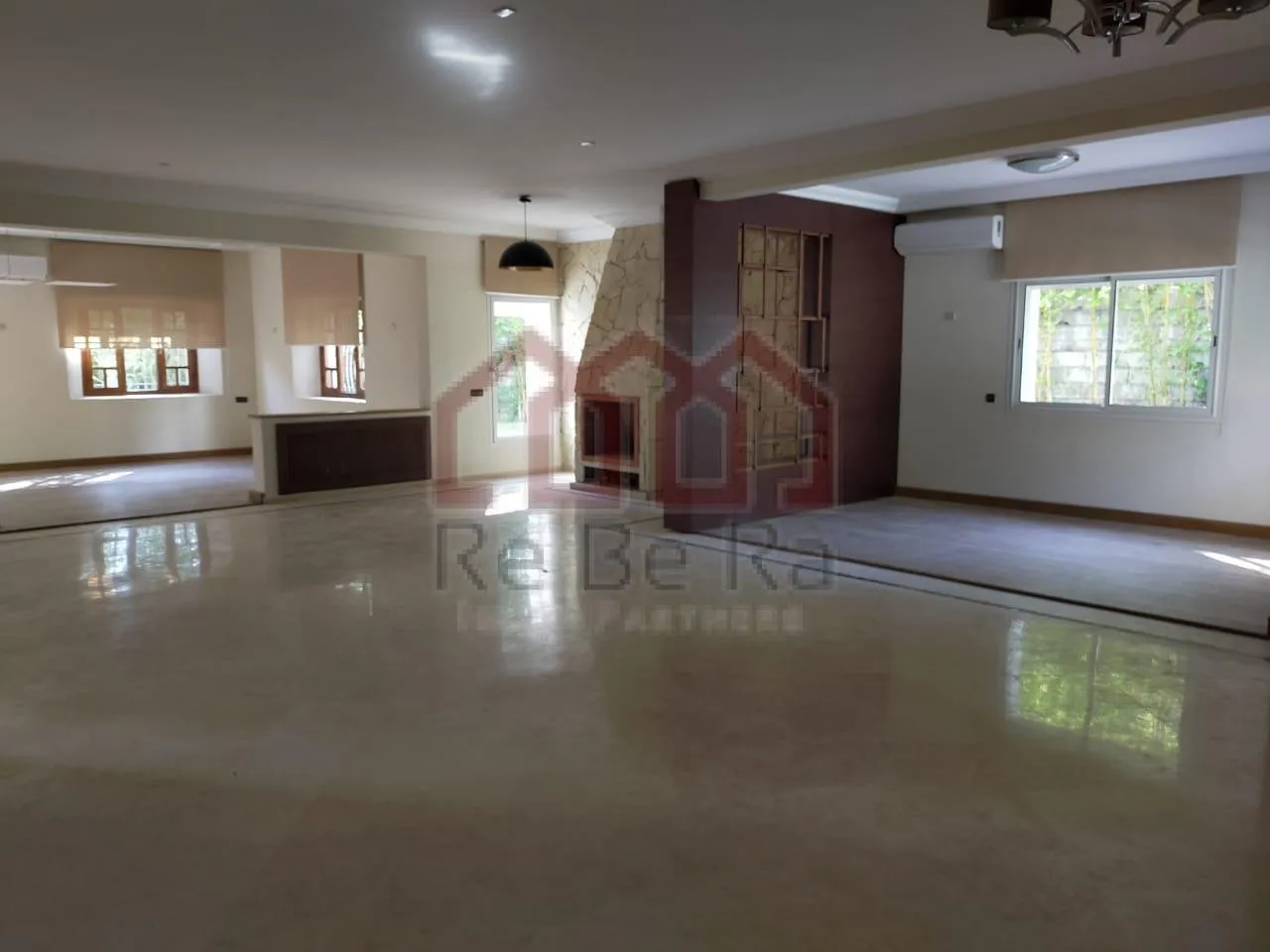 Coquette villa avec piscine à louer à Souissi - الرباط