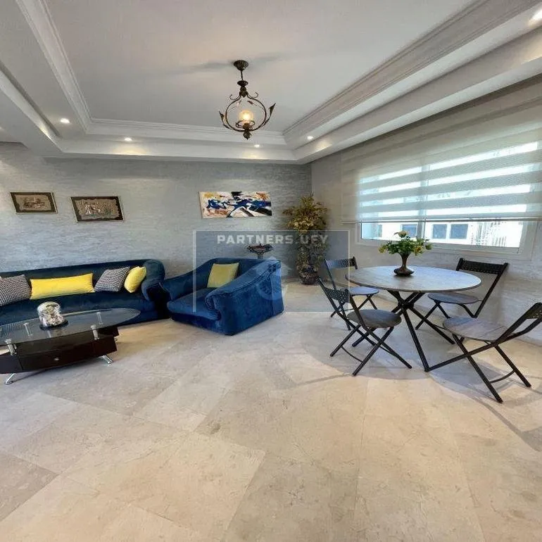 Joli appartement à louer  meublé avec une belle terrasse á Gauthier - الدار البيضاء (2)