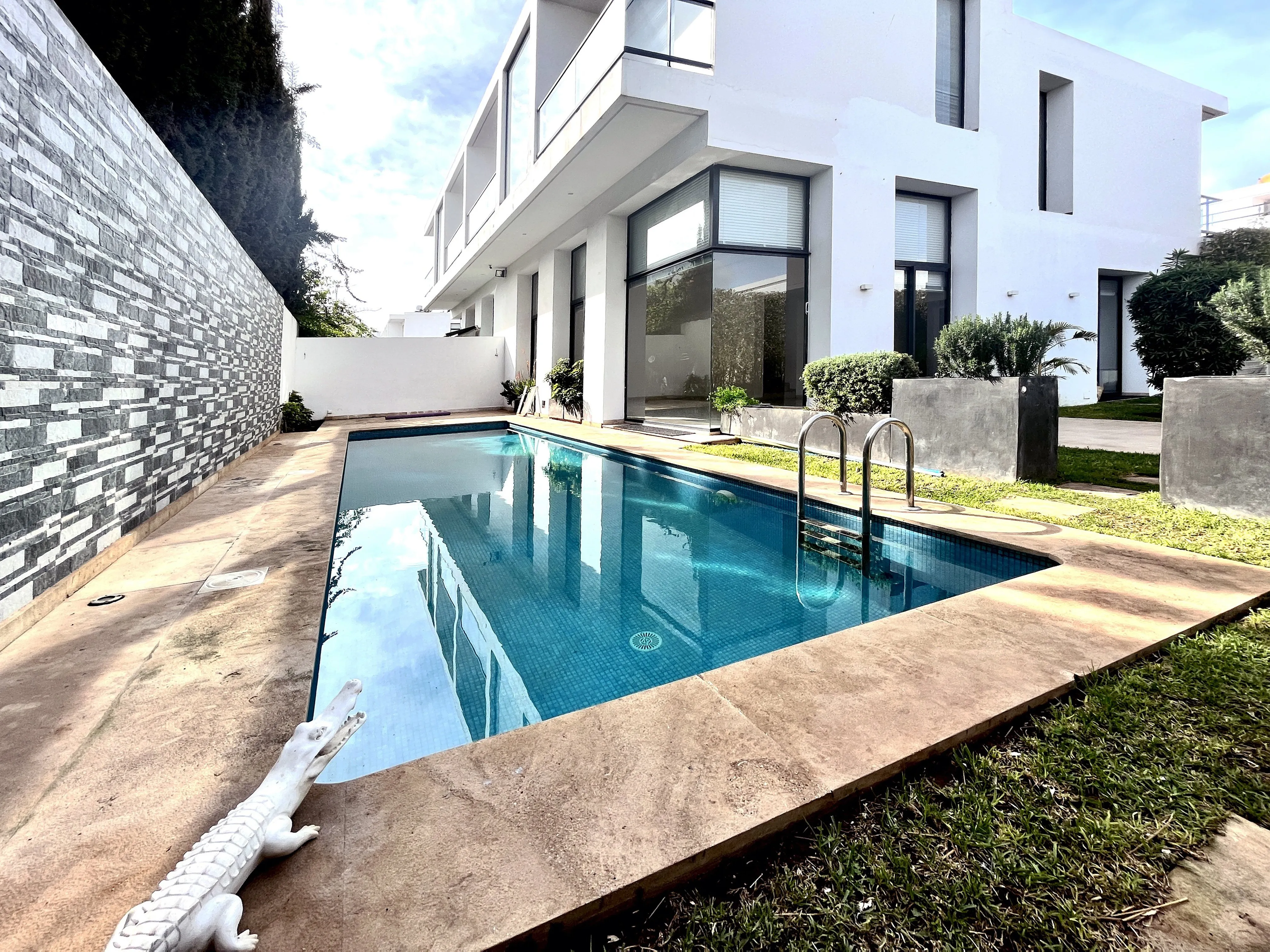 Splendide villa moderne à Dar Bouazza - الدار البيضاء (2)