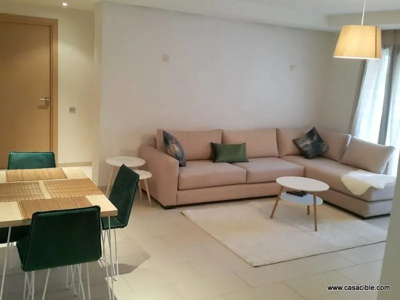 Casa Finance City: beau studio meublé à louer, avec balcon. - الدار البيضاء (3)