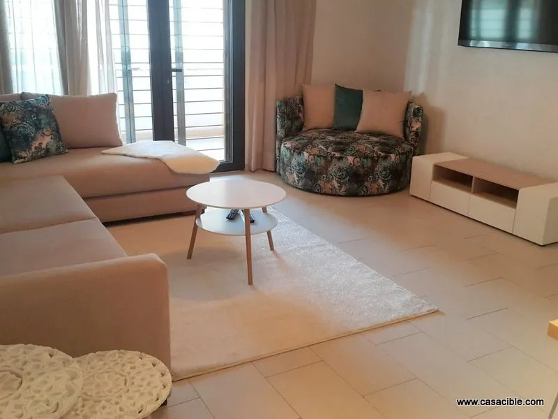 Casa Finance City: beau studio meublé à louer, avec balcon. - الدار البيضاء