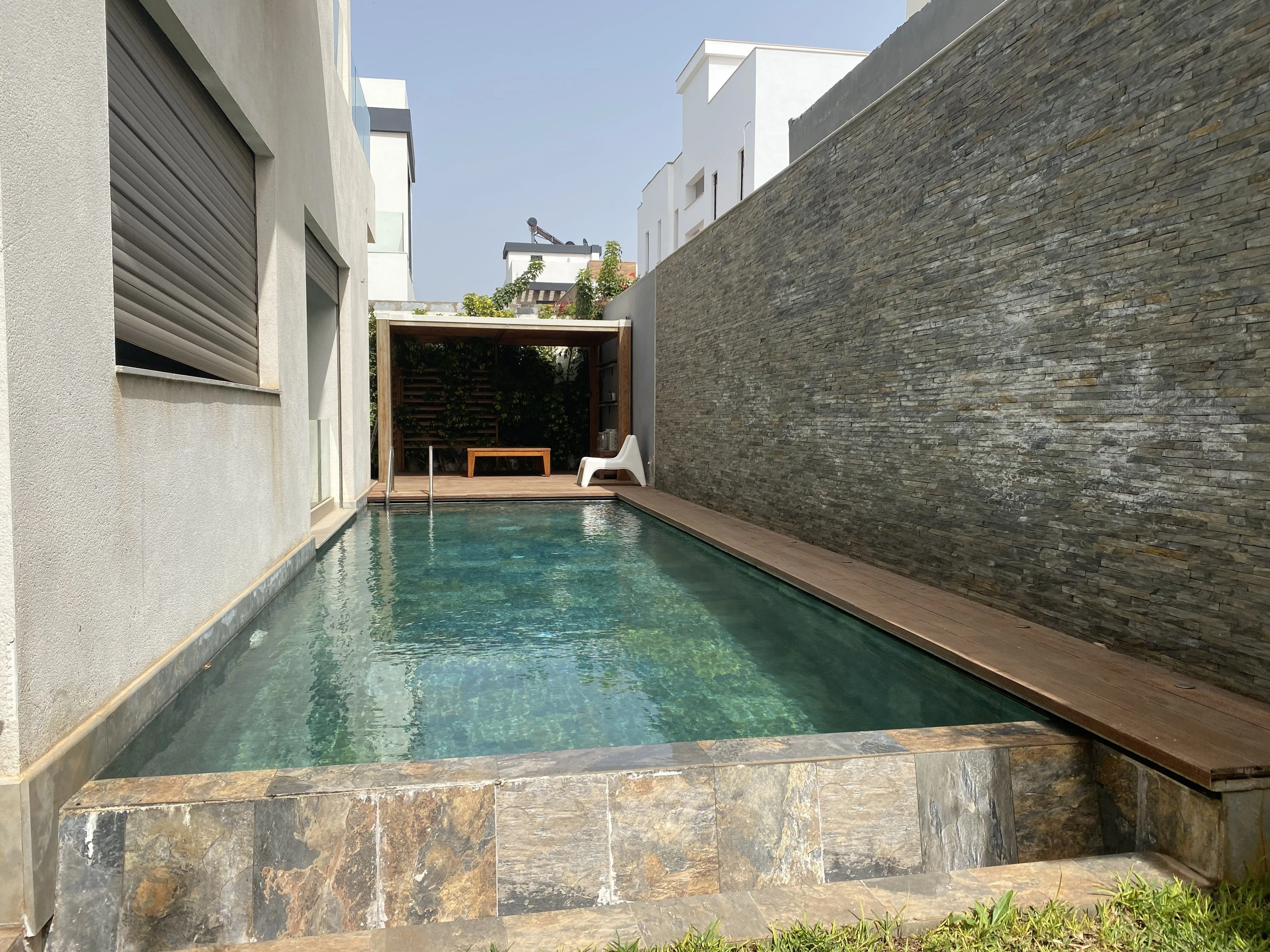 Villa Unique Ensoleillée avec Piscine et Jardin - الدار البيضاء (2)