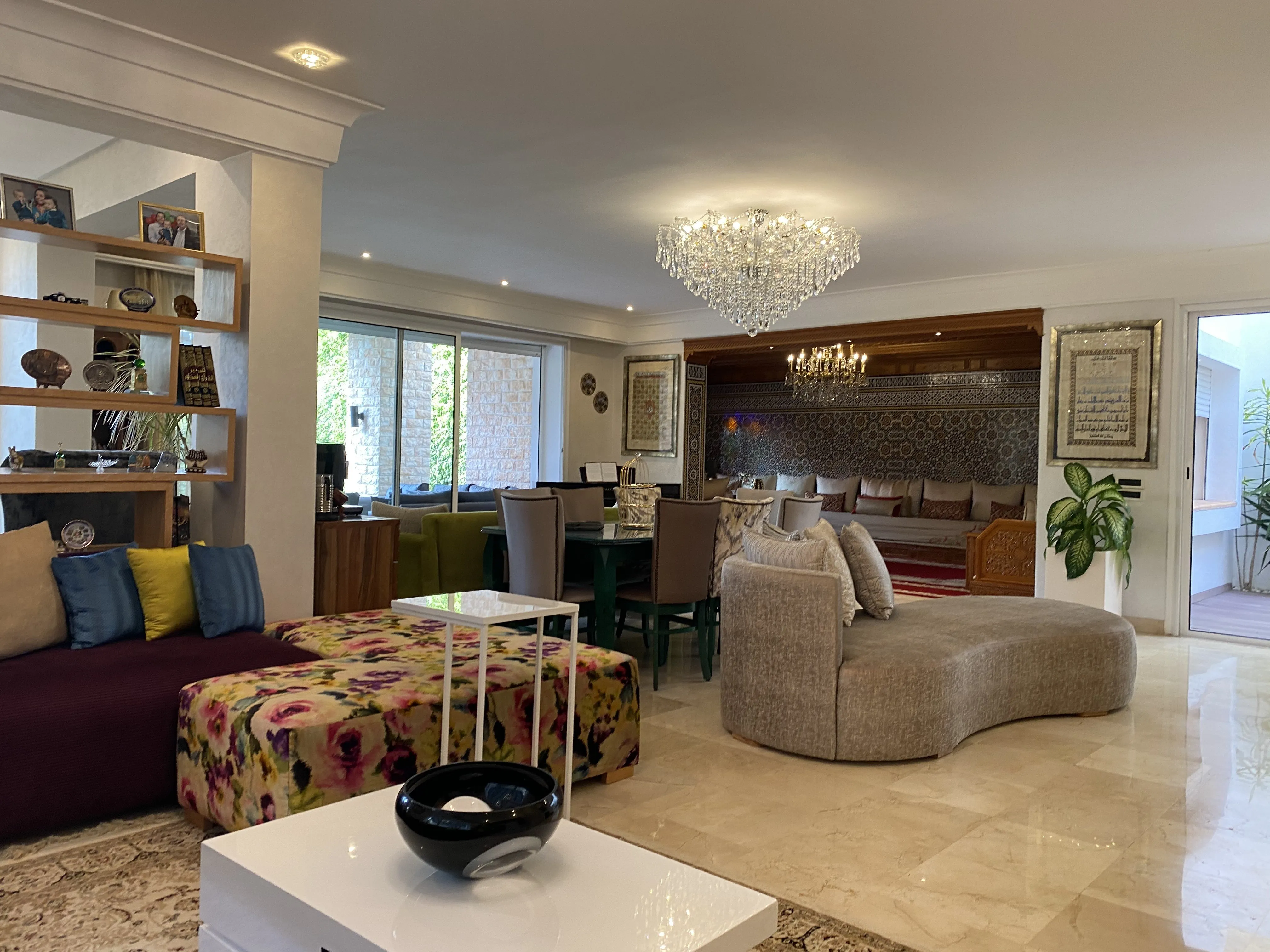 Magnifique Villa Rénovée avec Beau Jardin - الدار البيضاء (3)