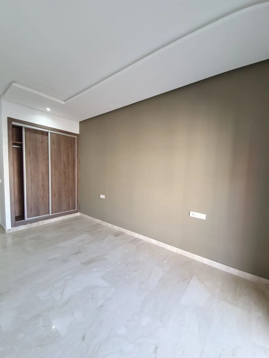 Prestigieux studio ,avec terrasse  à louer - الدار البيضاء (2)