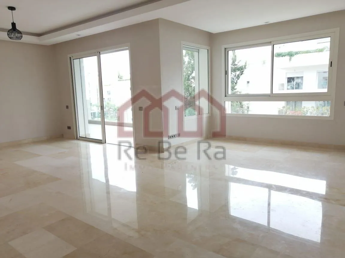 Grand appartement avec 3 façades - الرباط