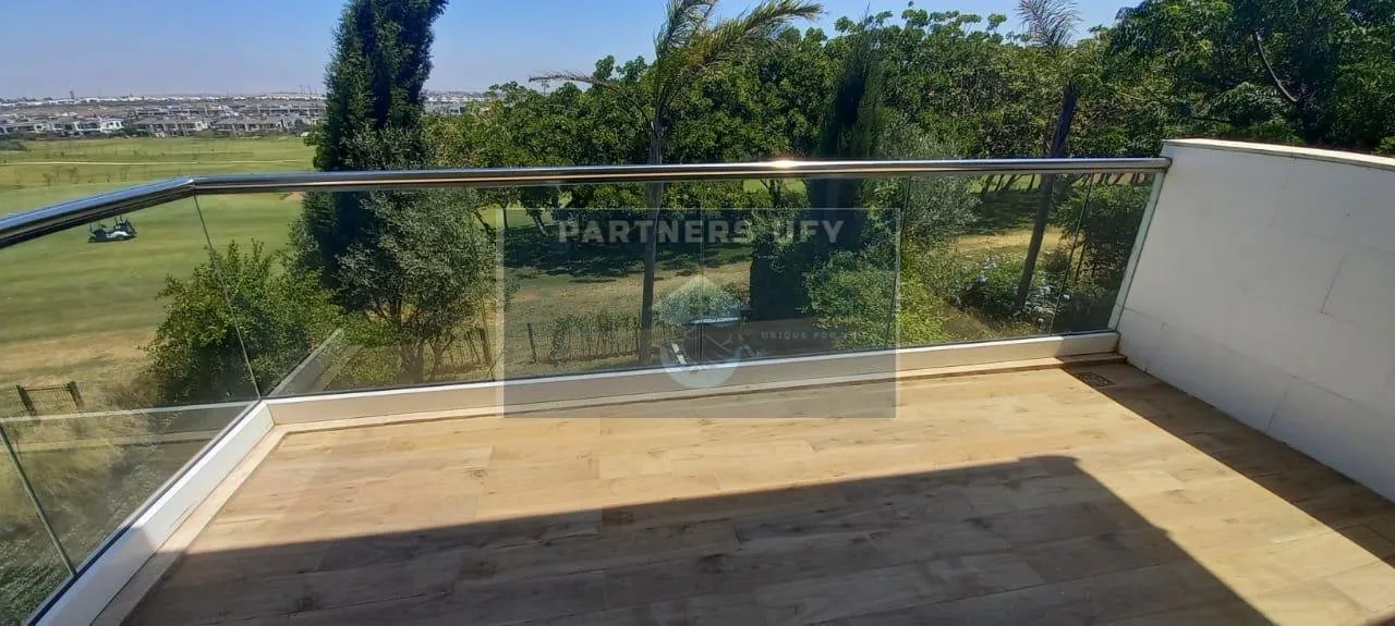 Villa moderne, front golf á louer en plein Bouskoura ville verte - الدار البيضاء (2)