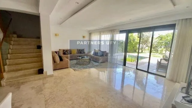 Villa moderne, front golf á louer en plein Bouskoura ville verte - الدار البيضاء (3)