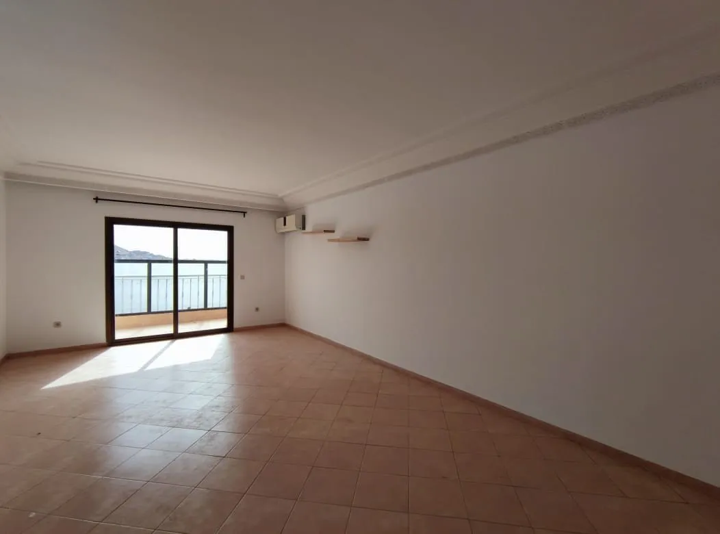 Très bel appartement sur la route de casa - مراكش (2)