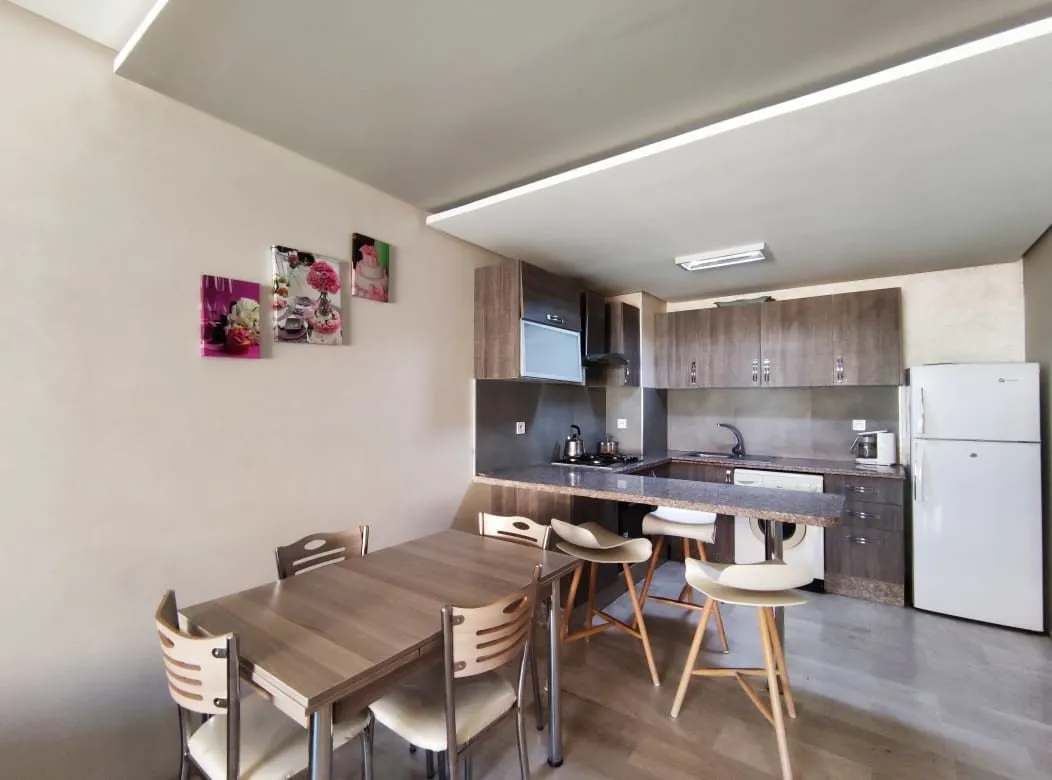 APPARTEMENT JOLIMENT MEUBLE LOCATION LONGUE DUREE - مراكش (4)