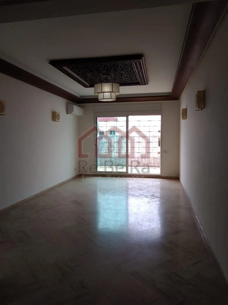 Bel appartement avec terrasse à Agdal - فاس