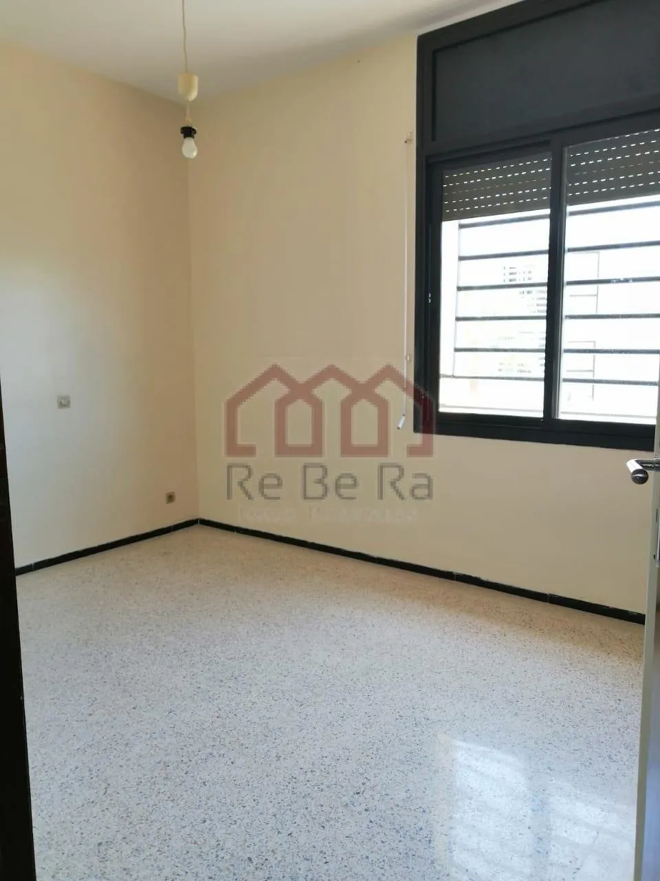 Grand appartement avec balcon - الرباط (3)